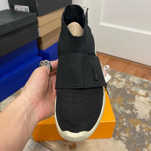 EUC Men’s Size 6.5/Women’s Size 8 Nike X Fear Of God Moccasin Sneakers In Black - Picture 13 of 15